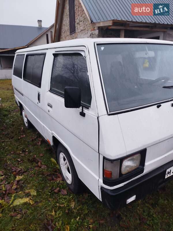 Мінівен Mitsubishi L 300 1982 в Радивиліві