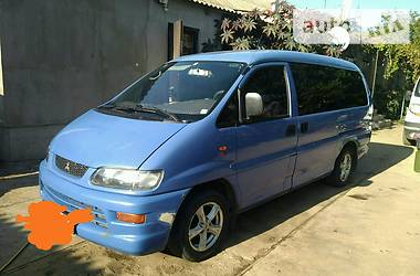 Вантажопасажирський фургон Mitsubishi L 400 1999 в 
