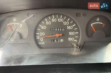 Минивэн Mitsubishi L 400 2002 в 