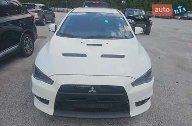 Седан Mitsubishi Lancer Evolution 2015 в 