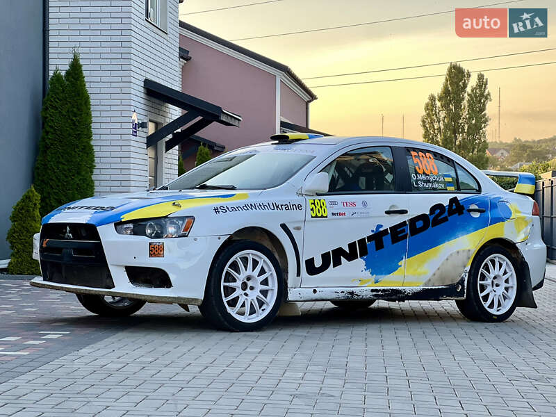 Седан Mitsubishi Lancer Evolution 2009 в Черновцах