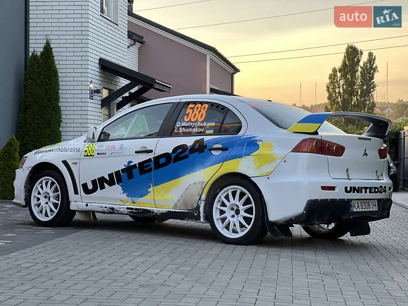 Седан Mitsubishi Lancer Evolution 2009 в Черновцах