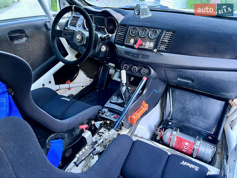 Седан Mitsubishi Lancer Evolution 2009 в Черновцах