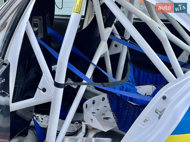 Седан Mitsubishi Lancer Evolution 2009 в Черновцах