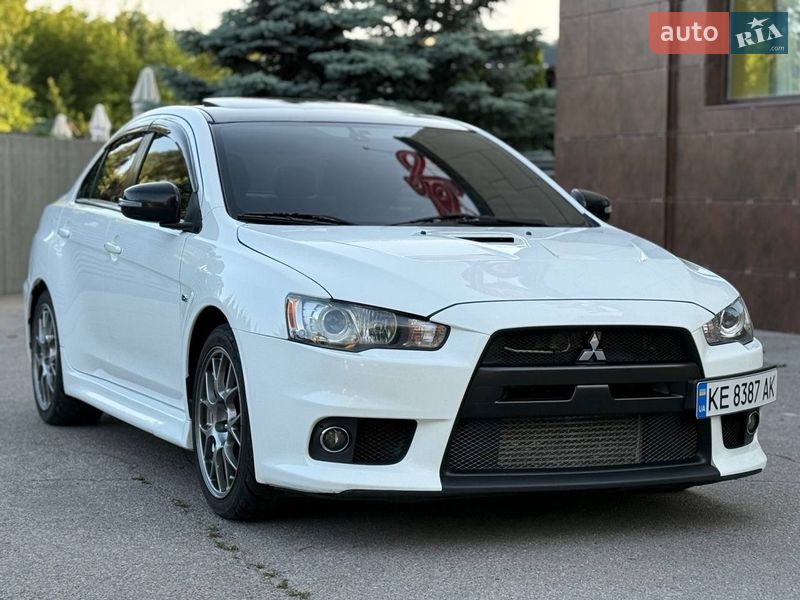 Седан Mitsubishi Lancer Evolution 2015 в Днепре