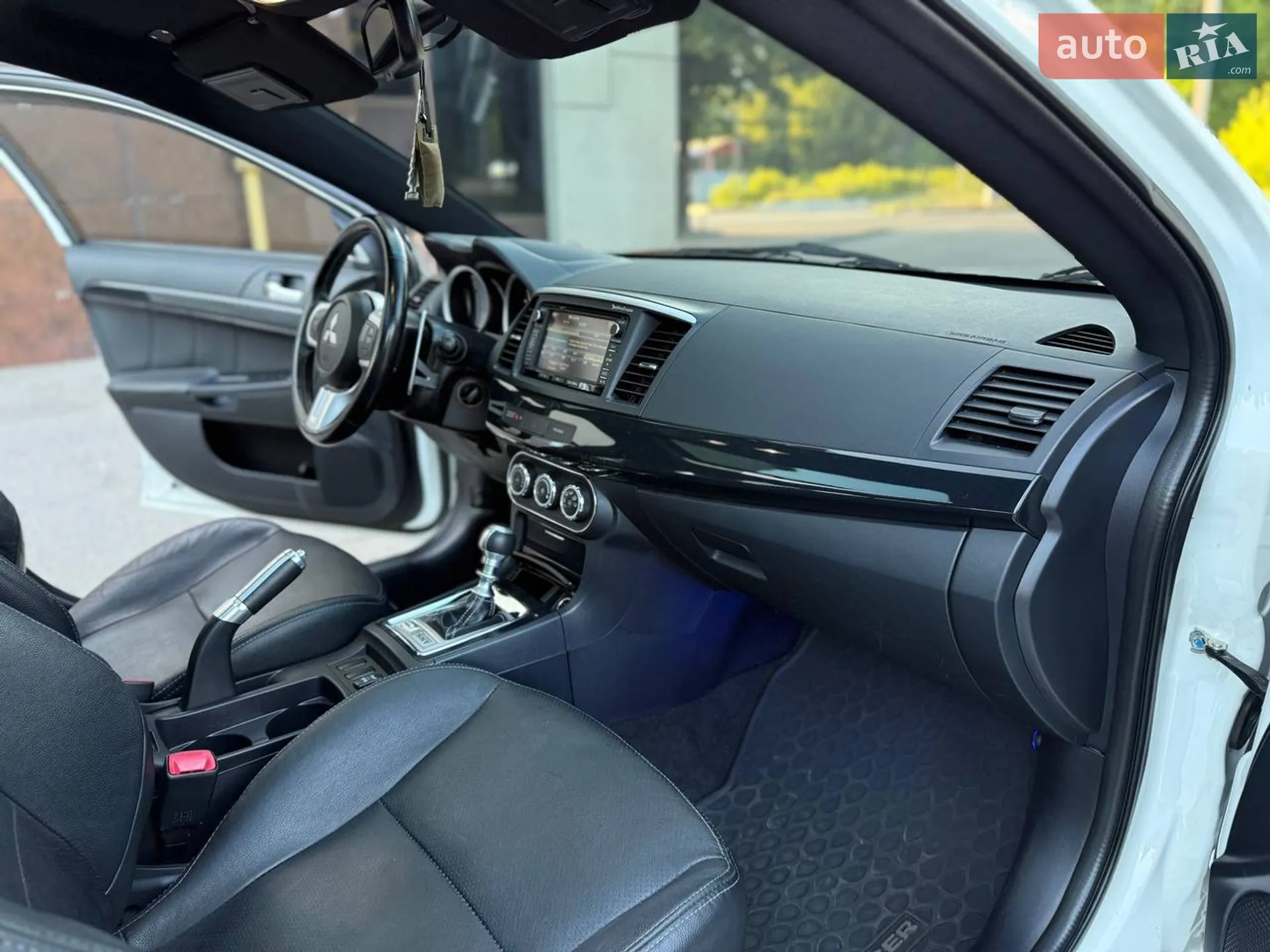 2015 Mitsubishi Lancer Evolution - мініатюра 29