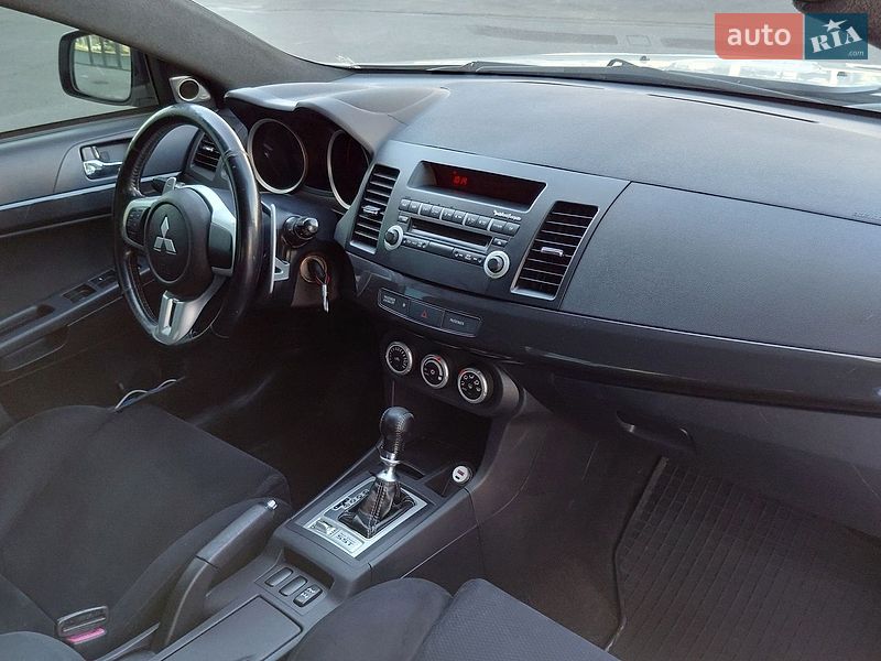 Седан Mitsubishi Lancer Evolution 2008 в Харкові фото 23 Седан Mitsubishi Lancer Evolution 2008 в Харкові