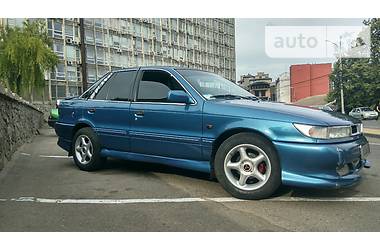 Хэтчбек Mitsubishi Lancer 1990 в 
