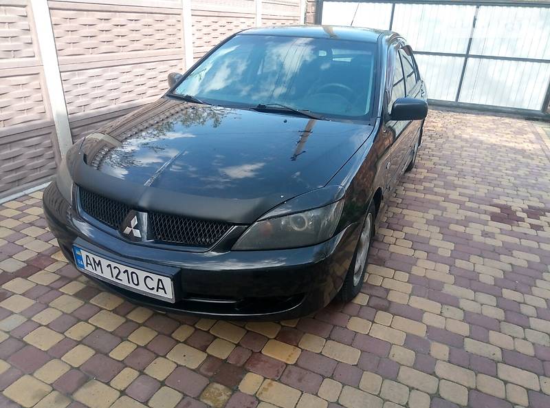 Седан Mitsubishi Lancer 2005 в Малине