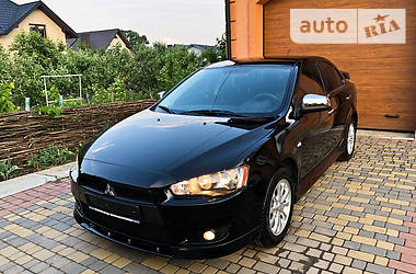 Седан Mitsubishi Lancer 2011 в Черновцах