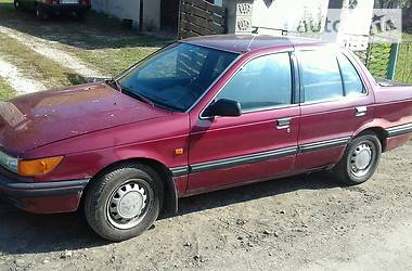 Седан Mitsubishi Lancer 1989 в Тысменице