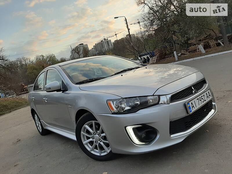 Седан Mitsubishi Lancer 2016 в 