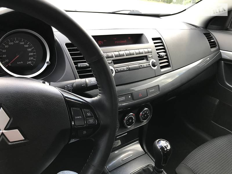 Седан Mitsubishi Lancer 2011 в Киеве