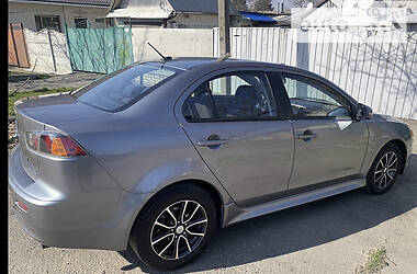 Седан Mitsubishi Lancer 2015 в 
