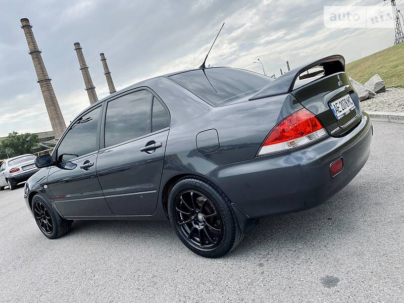 Седан Mitsubishi Lancer 2004 в Дніпрі
