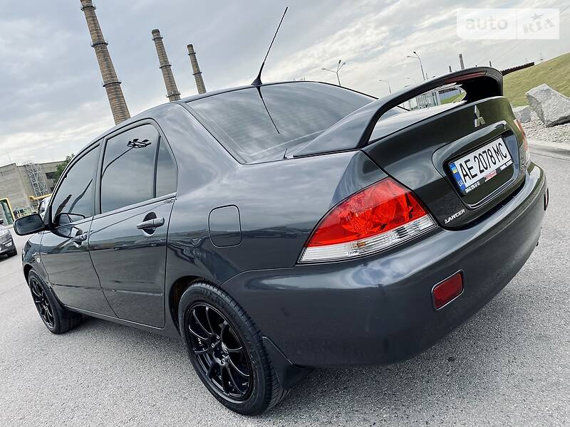 Седан Mitsubishi Lancer 2004 в Дніпрі