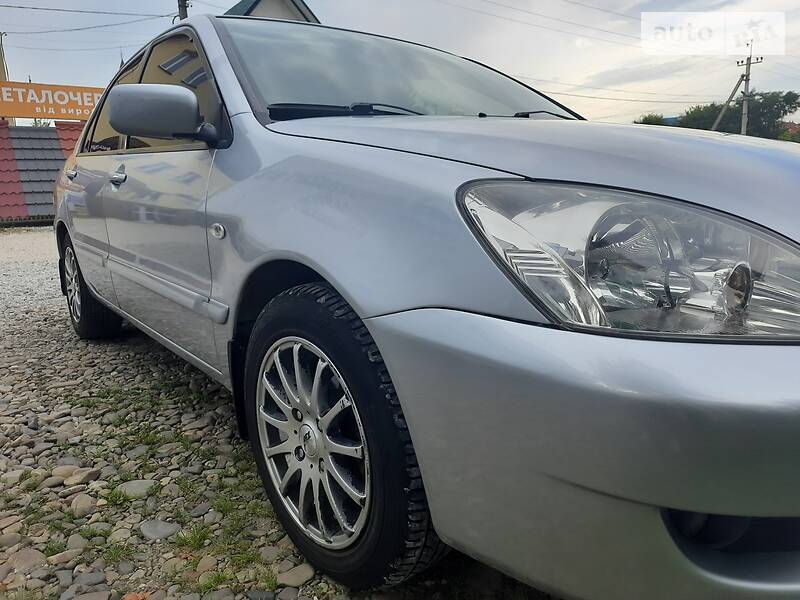 Седан Mitsubishi Lancer 2008 в Черновцах