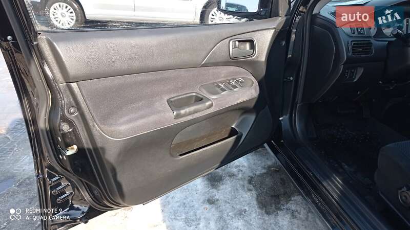 Седан Mitsubishi Lancer 2008 в Черновцах