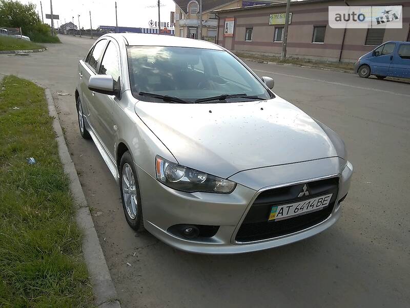 Седан Mitsubishi Lancer 2012 в Калуше