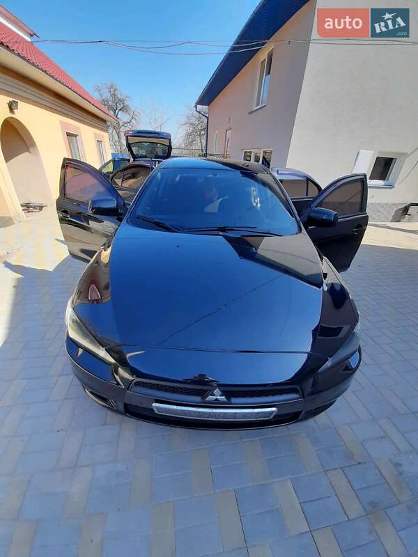 Седан Mitsubishi Lancer 2011 в Ивано-Франковске