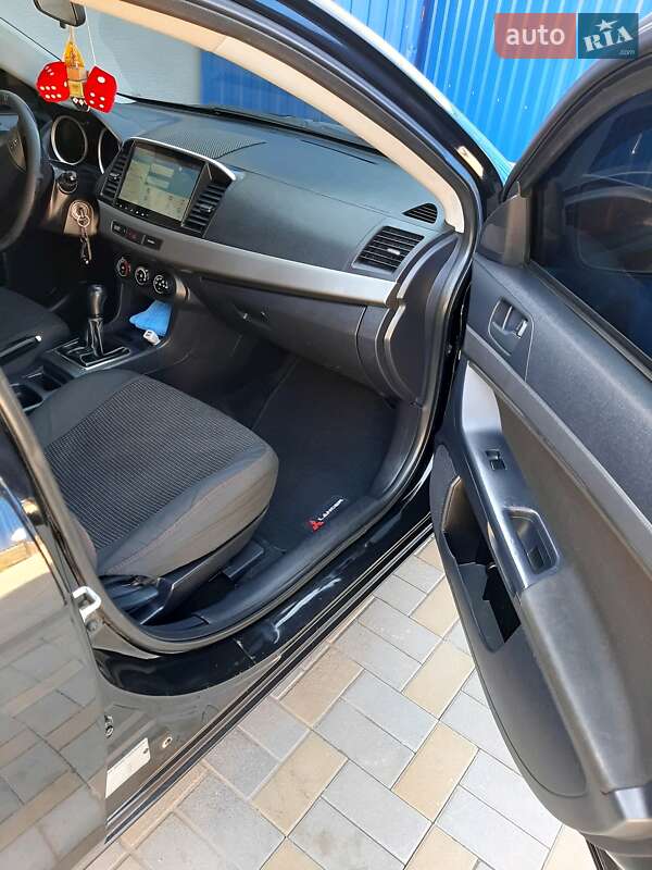 Седан Mitsubishi Lancer 2011 в Ивано-Франковске