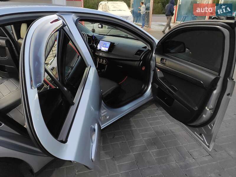 Седан Mitsubishi Lancer 2008 в Киеве