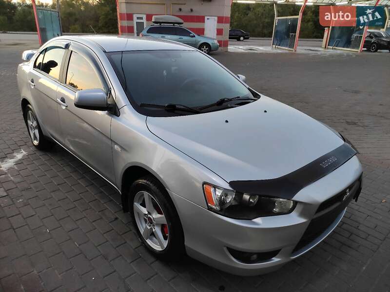 Седан Mitsubishi Lancer 2008 в Киеве