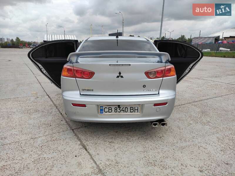 Седан Mitsubishi Lancer 2008 в Киеве