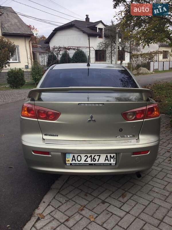 Седан Mitsubishi Lancer 2008 в Тячеве