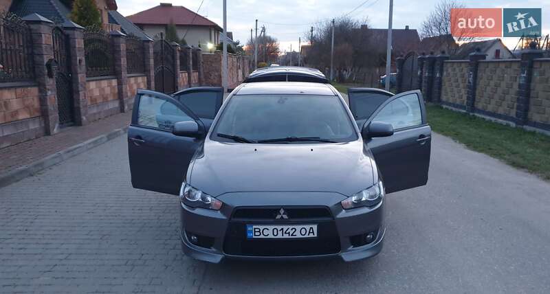 Седан Mitsubishi Lancer 2009 в Луцке