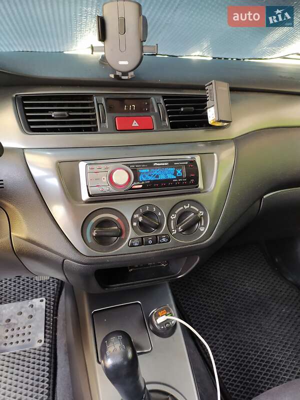 Седан Mitsubishi Lancer 2006 в Ужгороді