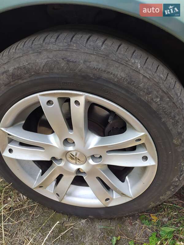 Седан Mitsubishi Lancer 2006 в Ужгороді