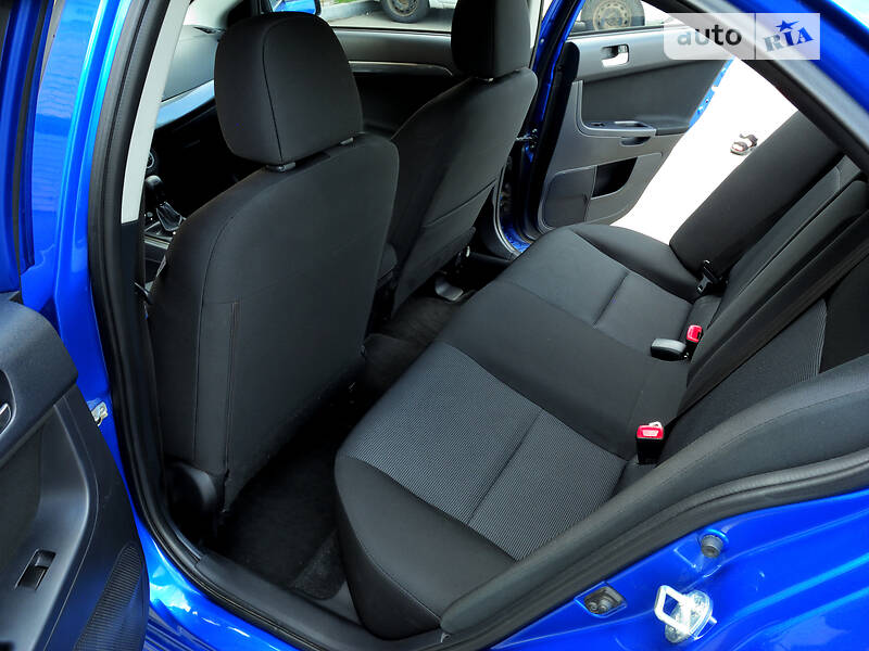 Седан Mitsubishi Lancer 2009 в Киеве