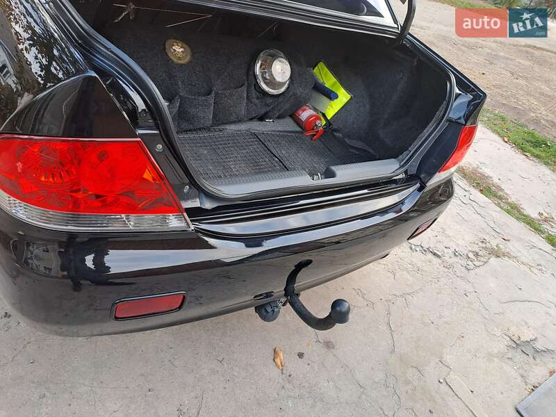 Седан Mitsubishi Lancer 2006 в Измаиле