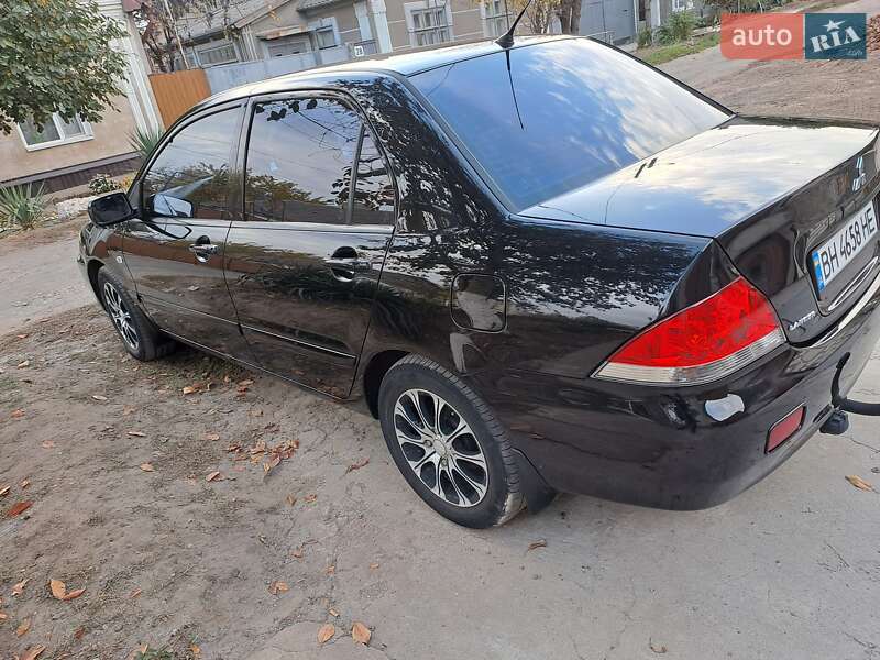 Седан Mitsubishi Lancer 2006 в Измаиле