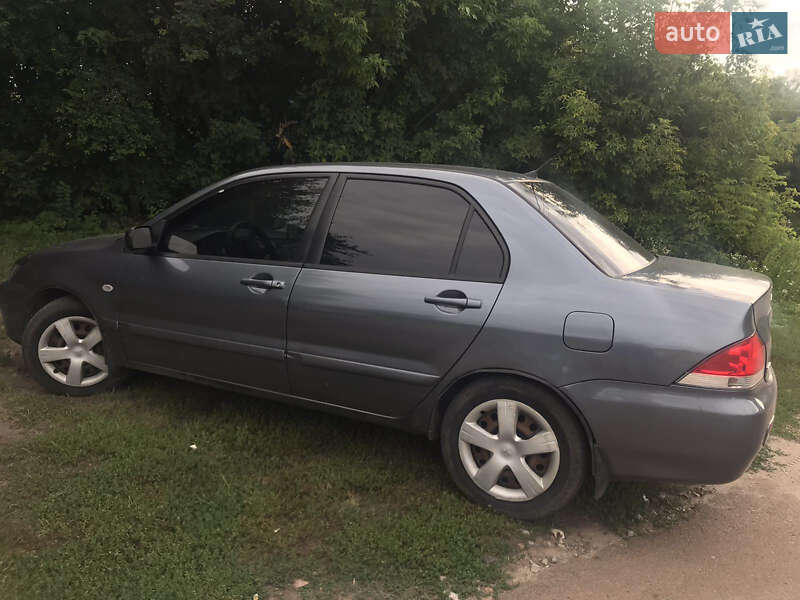 Седан Mitsubishi Lancer 2005 в Чернигове фото 3 Седан Mitsubishi Lancer 2005 в Чернигове