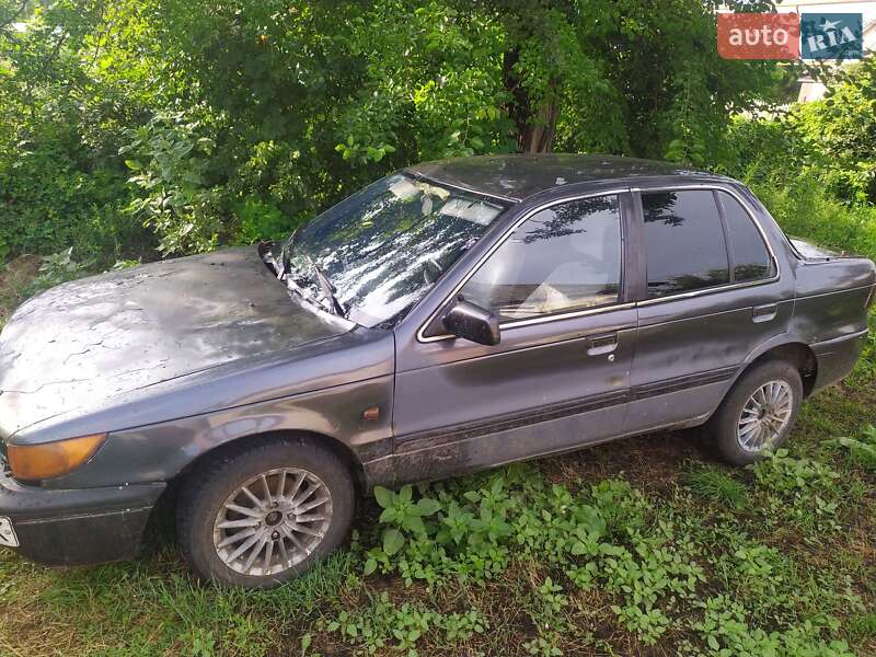 Седан Mitsubishi Lancer 1989 в Глобине