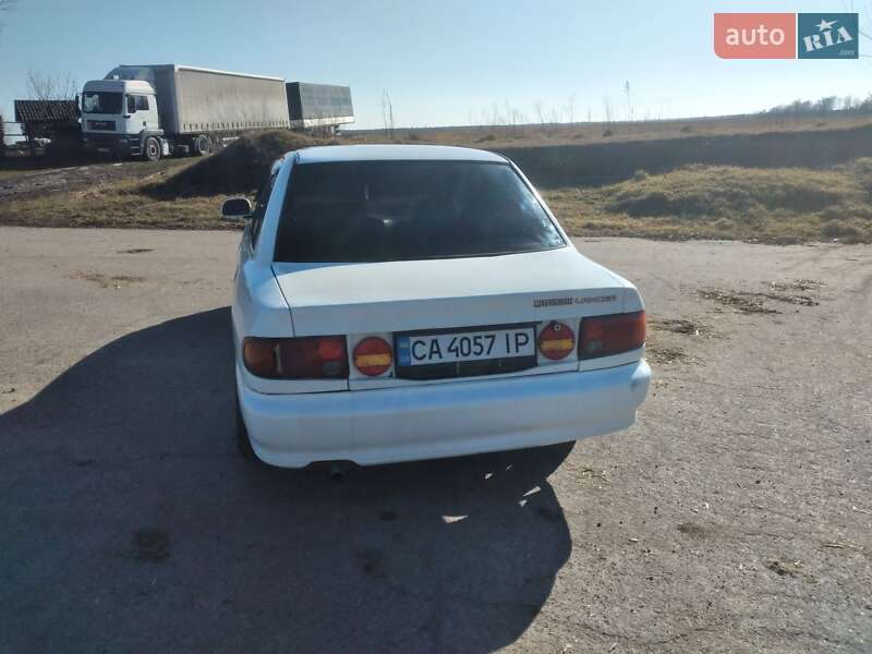 Седан Mitsubishi Lancer 1995 в Киеве фото 6 Седан Mitsubishi Lancer 1995 в Киеве