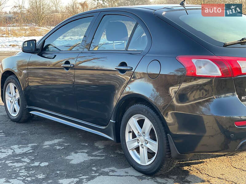 Хетчбек Mitsubishi Lancer 2009 в Володимирі