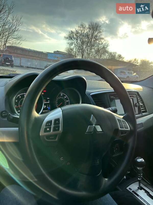 Седан Mitsubishi Lancer 2014 в Днепре
