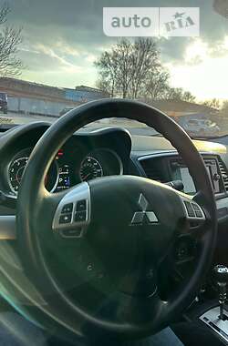 Седан Mitsubishi Lancer 2014 в Днепре
