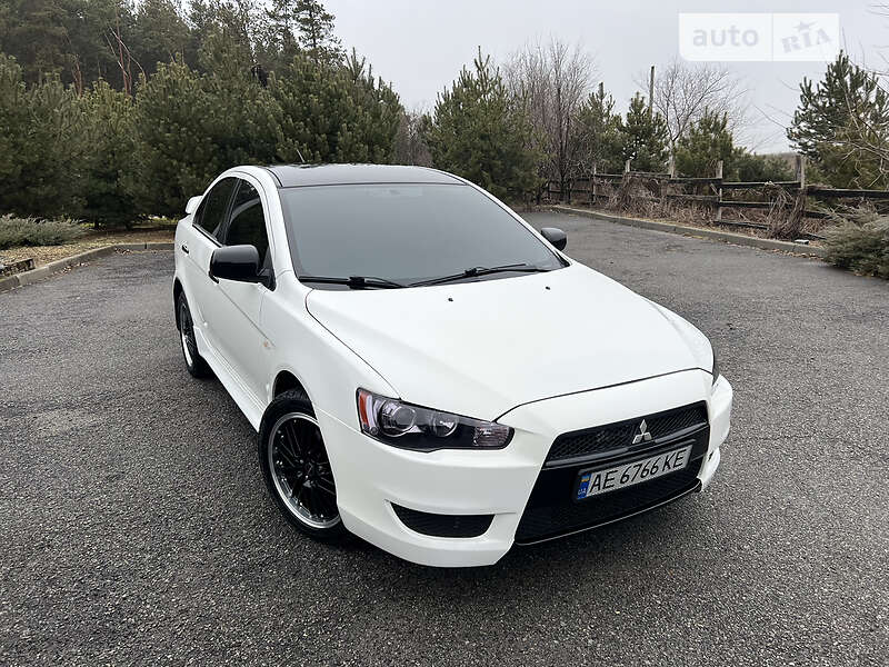 Седан Mitsubishi Lancer 2011 в 