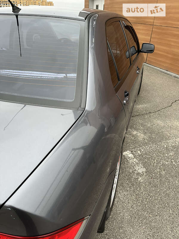 Седан Mitsubishi Lancer 2006 в Корце