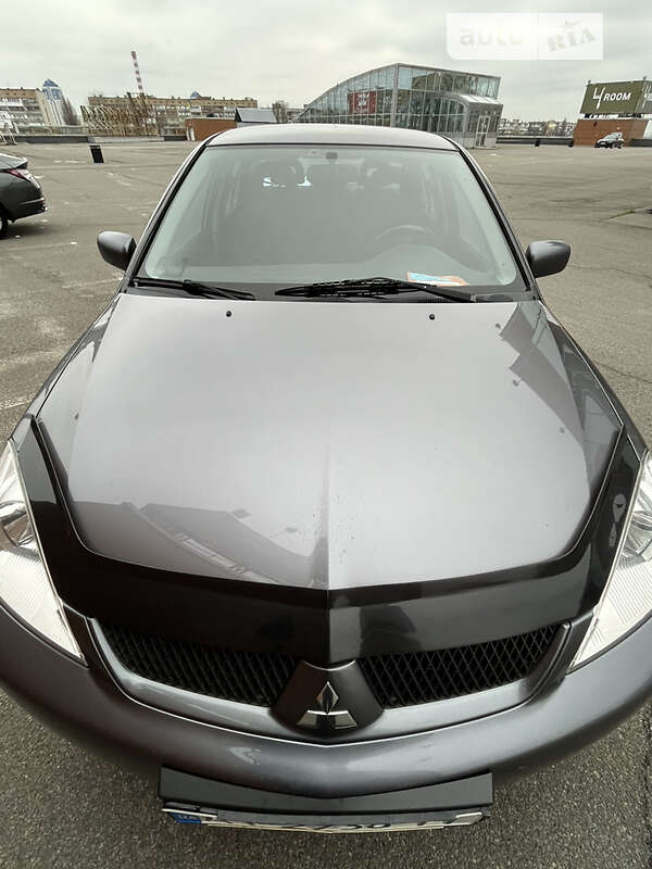 Седан Mitsubishi Lancer 2006 в Корце