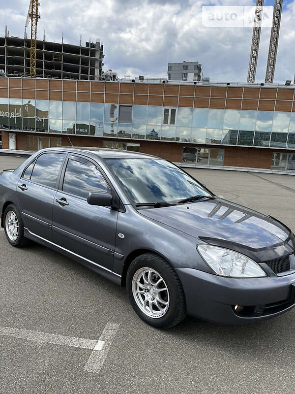 Седан Mitsubishi Lancer 2006 в Корце