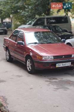Седан Mitsubishi Lancer 1990 в 