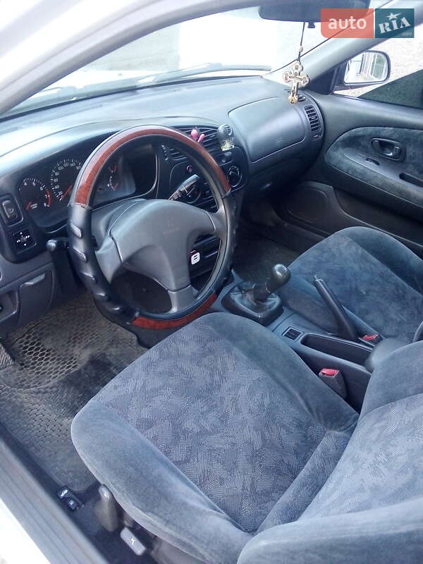 Седан Mitsubishi Lancer 1998 в Измаиле