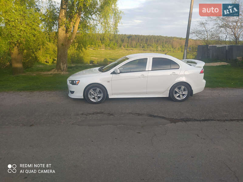 Седан Mitsubishi Lancer 2011 в Глухові