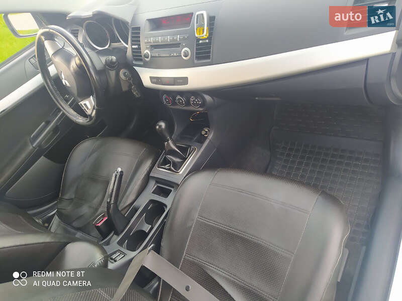 Седан Mitsubishi Lancer 2011 в Глухові