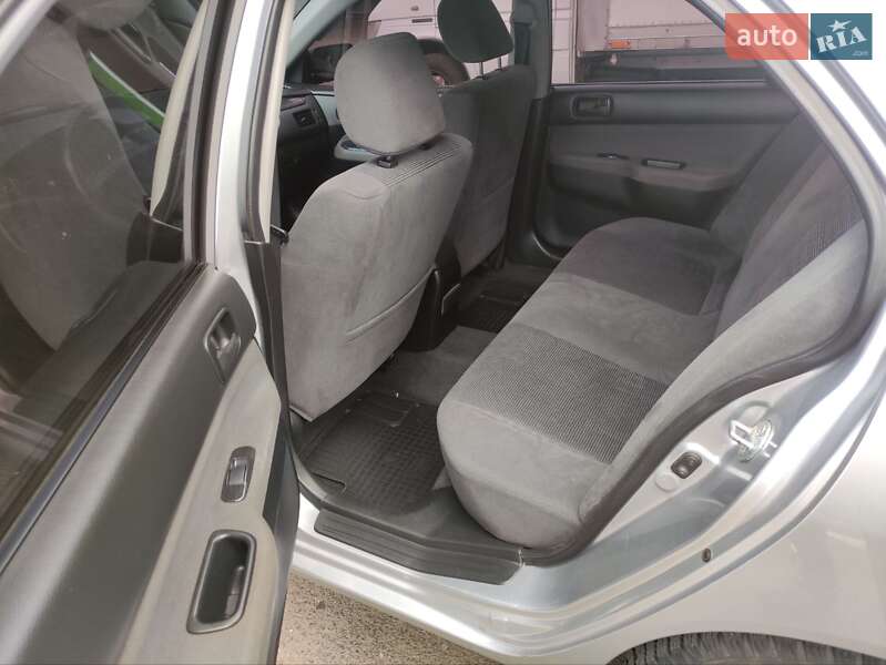 Седан Mitsubishi Lancer 2004 в Кривом Роге